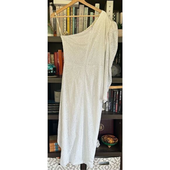 NWT Gigii’s Snowy Sequin Dress In White Size Medium MSRP $461 - Picture 4 of 10